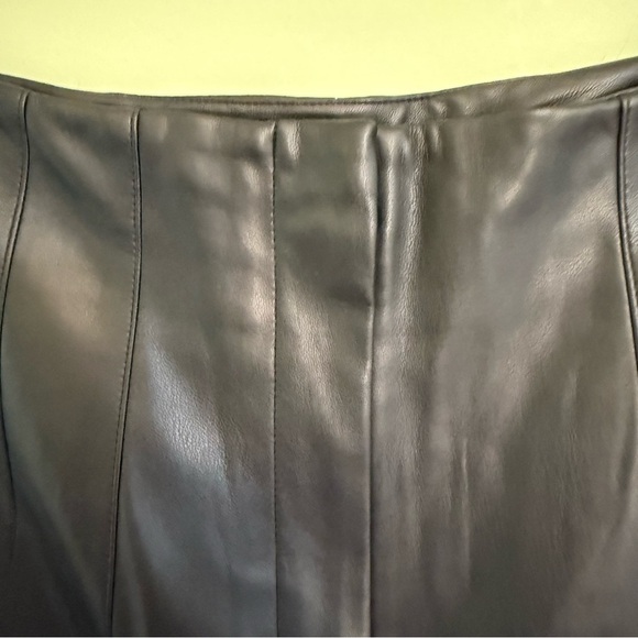 Zara women’s high waisted black vegan leather dress pants size Medium - Picture 3 of 11